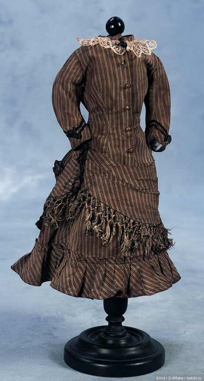 Антикварная кукольная одежда и аксессуары