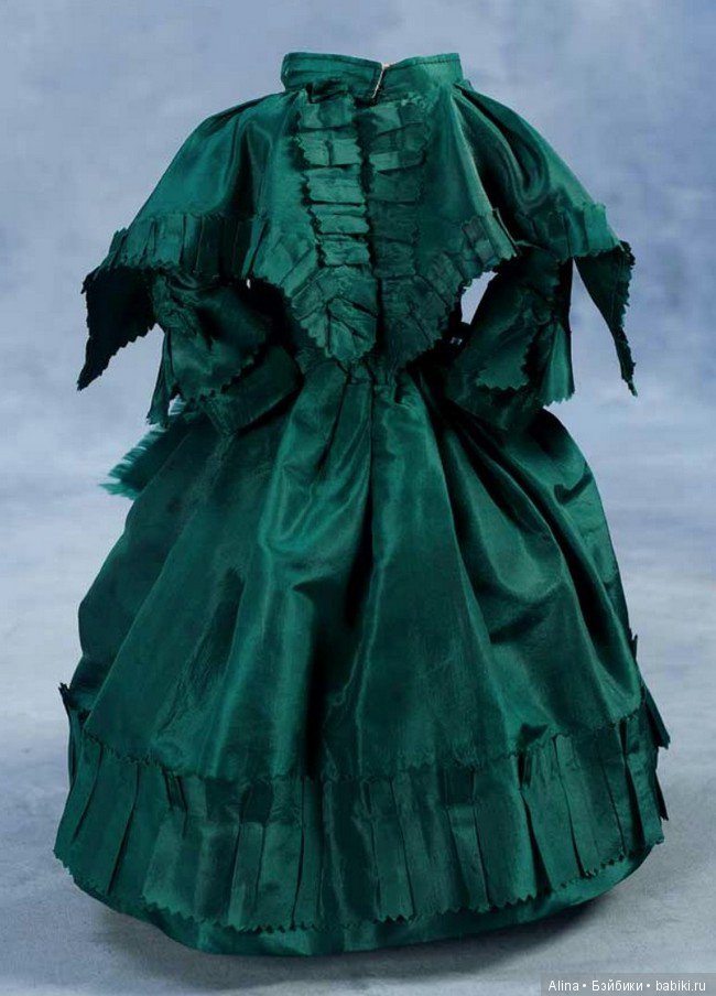 Антикварная кукольная одежда и аксессуары