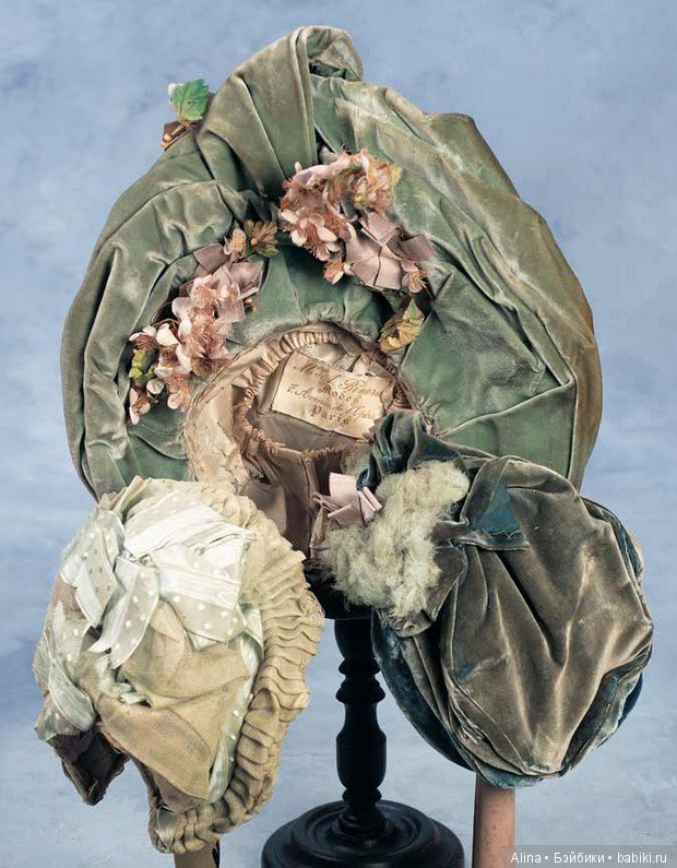 Боннеты антикварных кукол