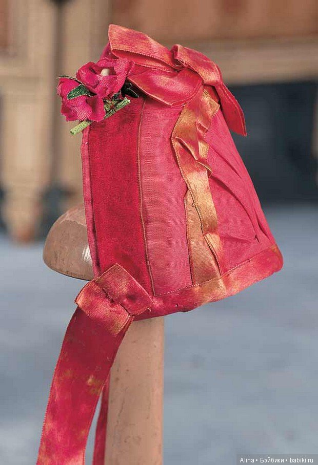 Боннеты антикварных кукол