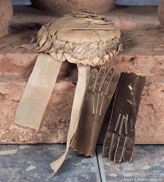 Боннеты антикварных кукол