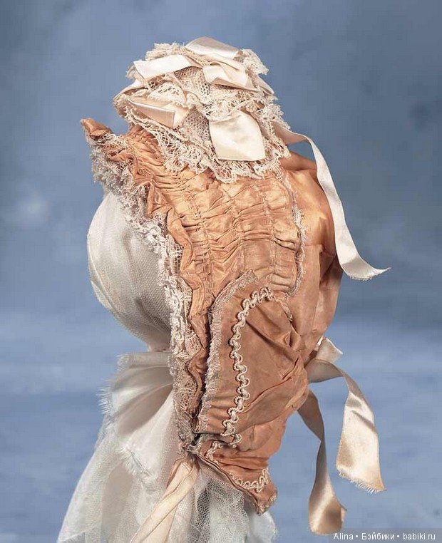 Боннеты антикварных кукол