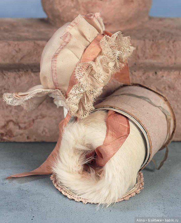 Боннеты антикварных кукол