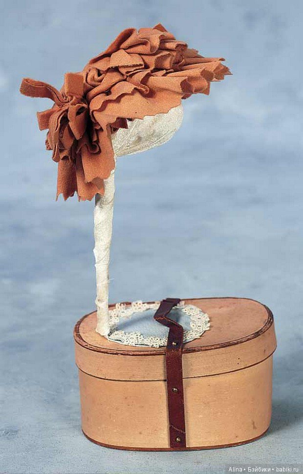 Боннеты антикварных кукол