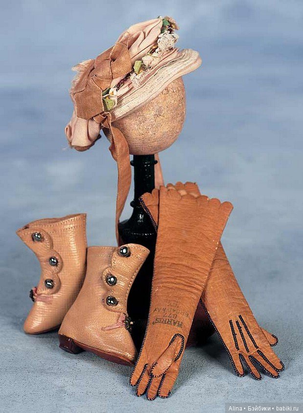 Боннеты антикварных кукол