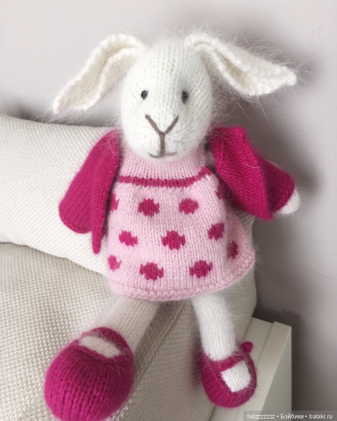 Зайчики от LittleCottonRabbit в моем исполнении и немножко про автора мастерклассов