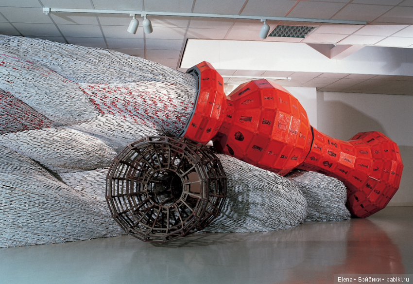 Удивительные скульптуры из старых журналов (фото 5)