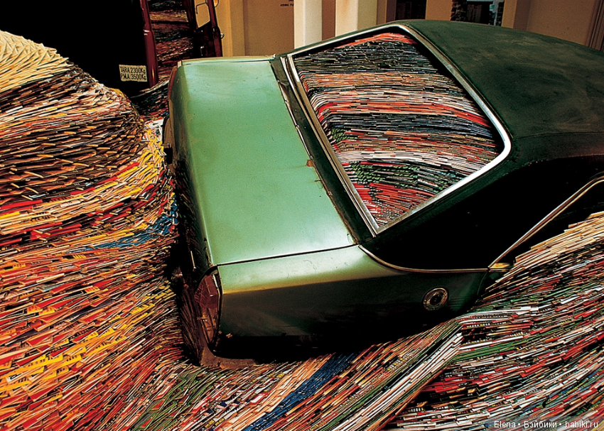 Удивительные скульптуры из старых журналов (фото 7)