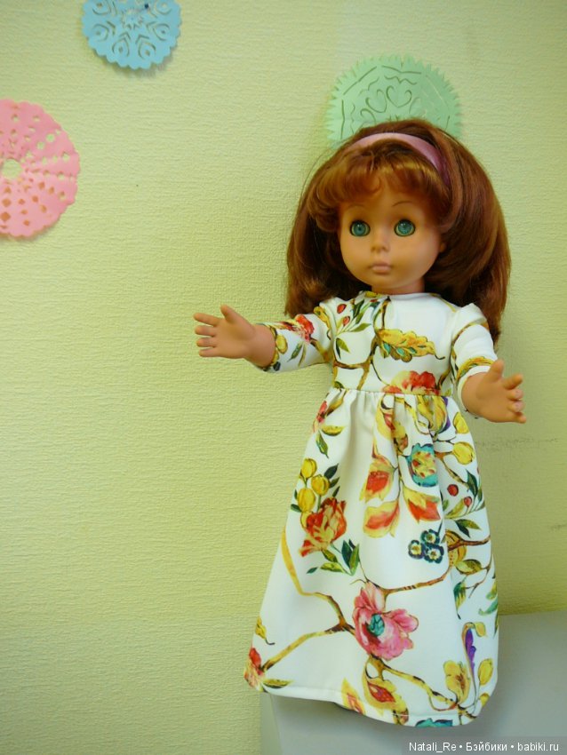 На тебя смотрю с улыбкой, так похожи мы с тобой