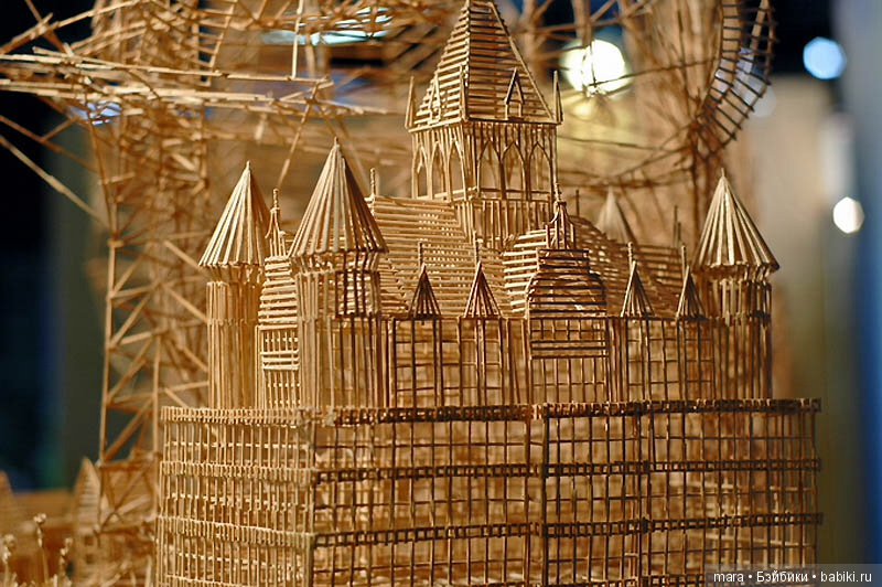 Один человек, 100 000 зубочисток и 35 лет