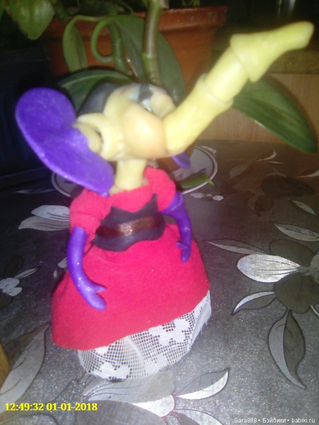 Ларри и Марина встречают новеньких