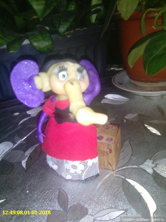 Ларри и Марина встречают новеньких