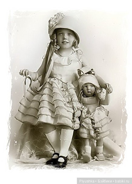 Старинные открытки - фотографии деток с куклами и мишками (фото 3)