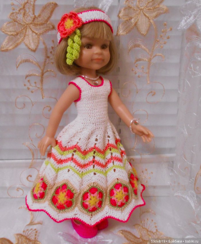 Одежда для кукол с использованием отдельных мотивов