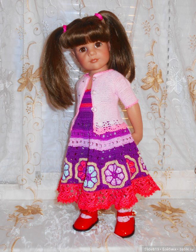 Одежда для кукол с использованием отдельных мотивов