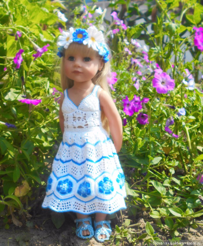 Одежда для кукол с использованием отдельных мотивов