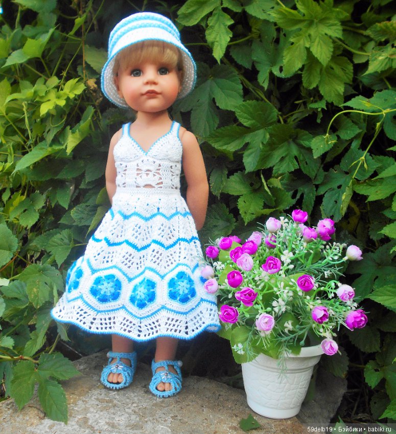 Одежда для кукол с использованием отдельных мотивов