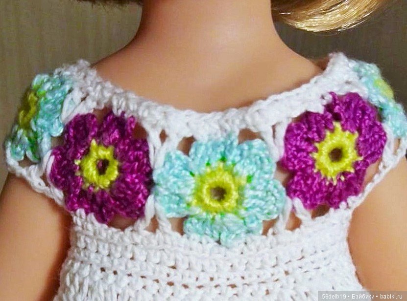 Одежда для кукол с использованием отдельных мотивов