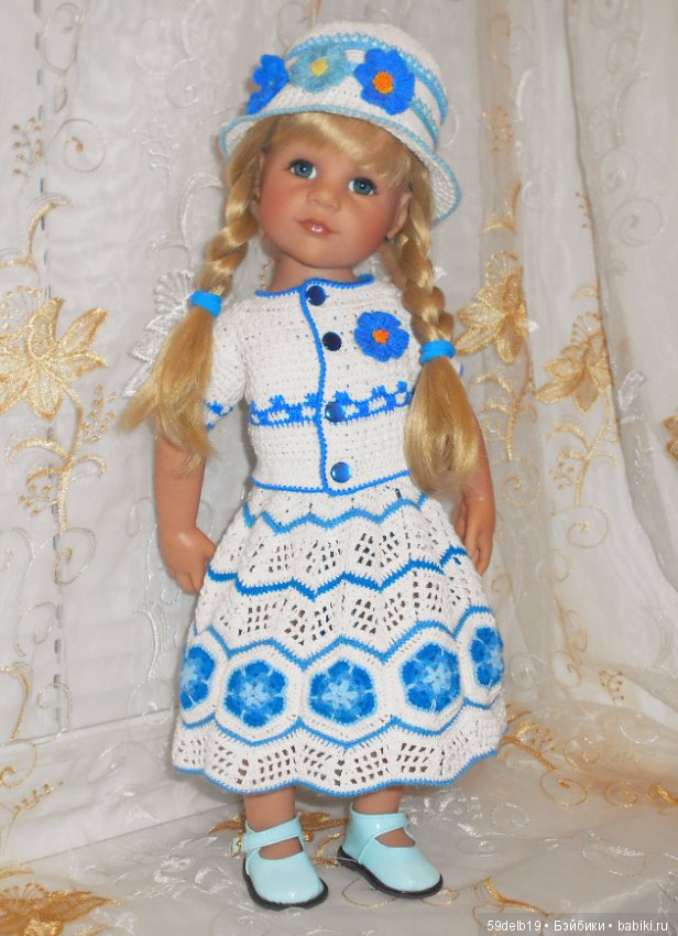 Одежда для кукол с использованием отдельных мотивов
