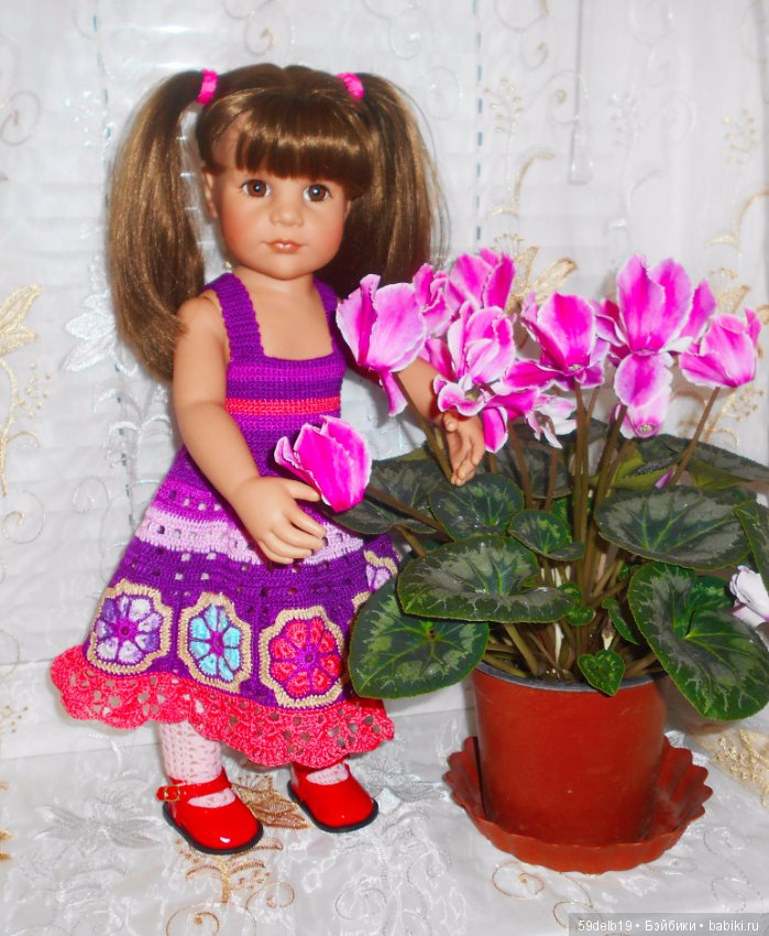 Одежда для кукол с использованием отдельных мотивов