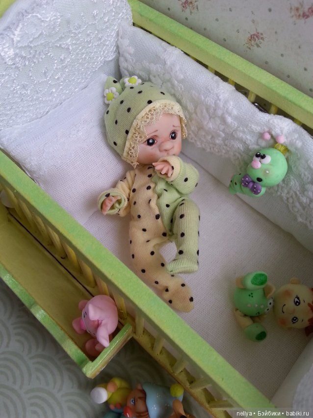 Гусеничка — Авторские миниатюрные куклы: лепка (фото 8)