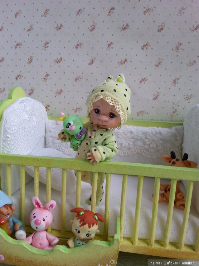 Гусеничка — Авторские миниатюрные куклы: лепка