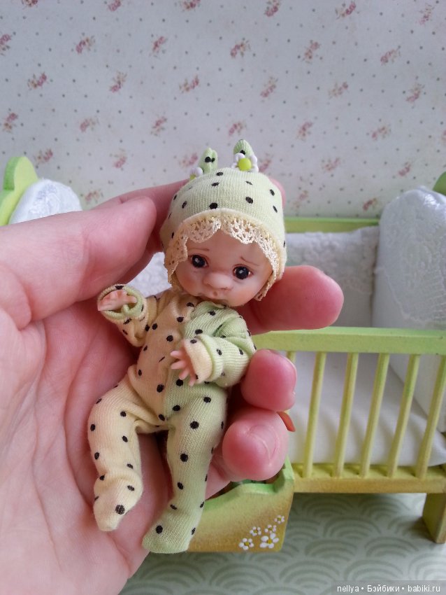 Гусеничка — Авторские миниатюрные куклы: лепка (фото 4)
