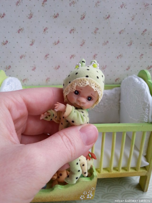 Гусеничка — Авторские миниатюрные куклы: лепка (фото 5)