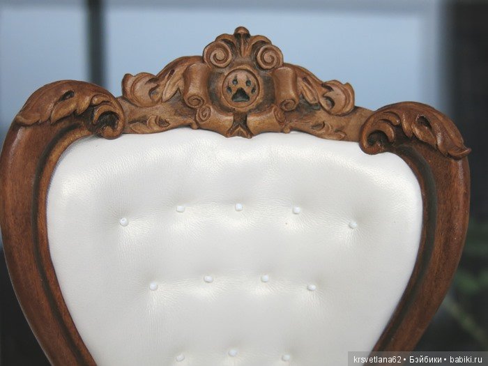 Элегантное кресло с высокой спинкой эксклюзивно для