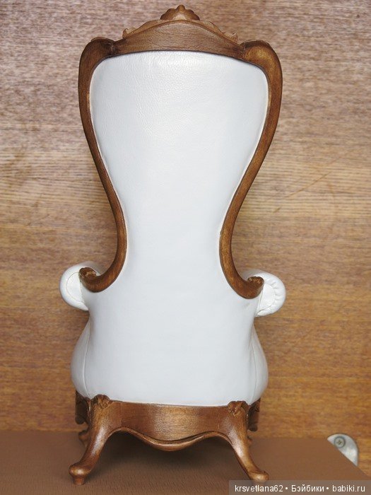 Элегантное кресло с высокой спинкой эксклюзивно для