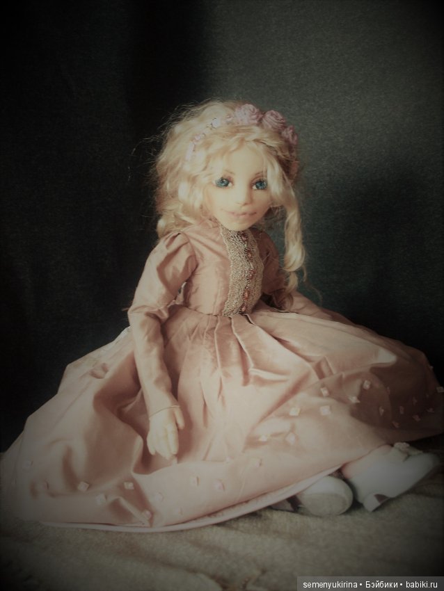 Кукольный наряд. Авторская текстильная кукла Pink