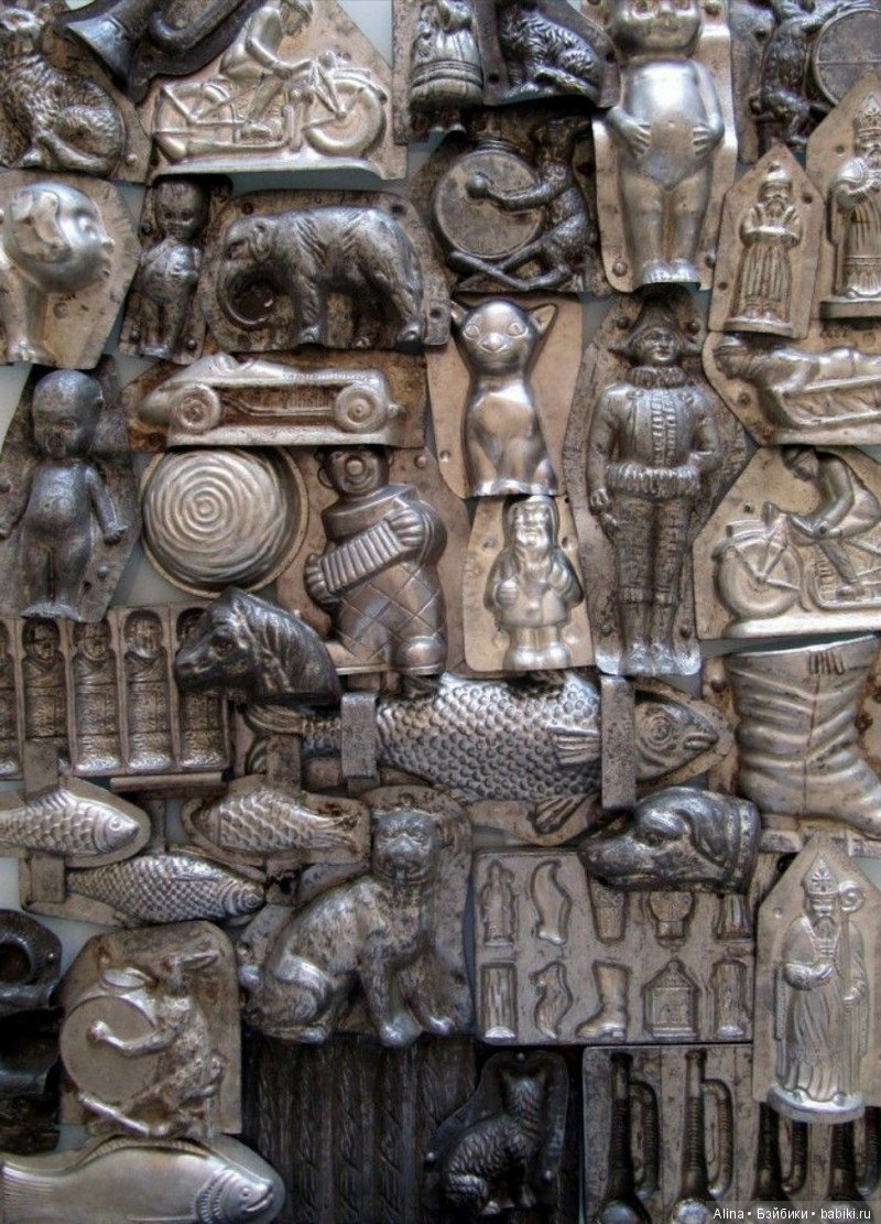 Старые формы для шоколада