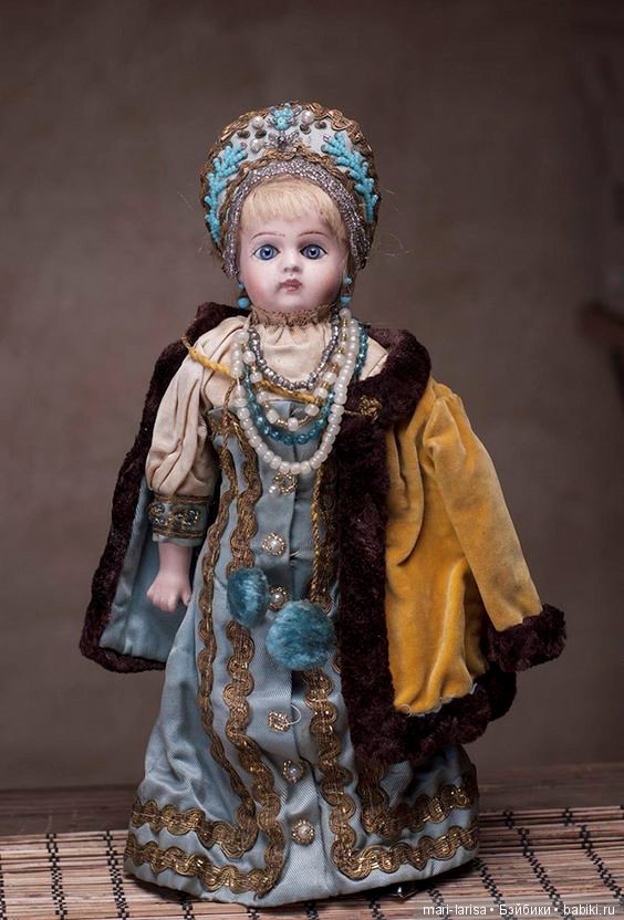 Кто они — Опознание антикварных кукол: поиск по клейму