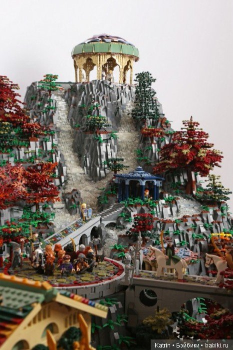 Саурон не пройдет: эльфийская застава Alice Finch и David Frank из 200 000 деталек Лего (фото 6)