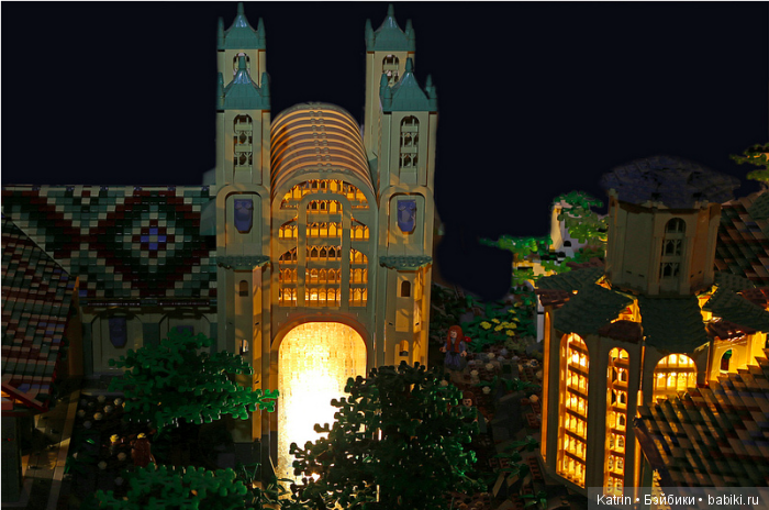 Саурон не пройдет: эльфийская застава Alice Finch и David Frank из 200 000 деталек Лего