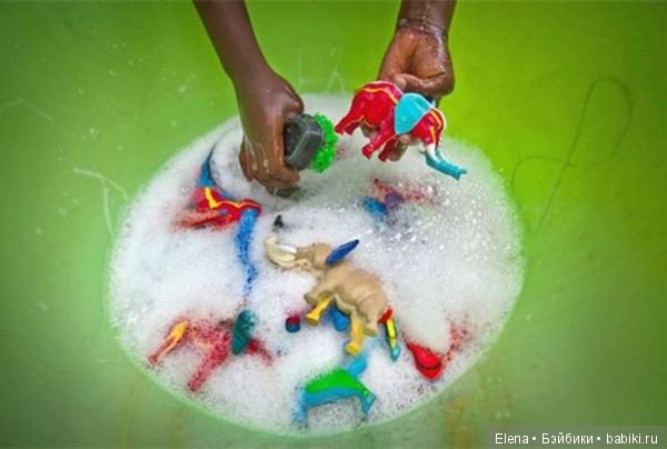 Игрушки и сувениры из старой резиновой обуви: благотворительный проект Julie Church (фото 3)