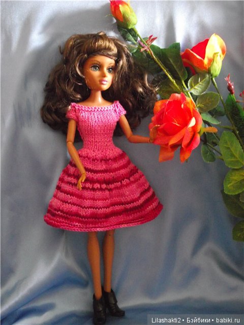Вязанное платьице приталинного силуета для Moxie Teenz