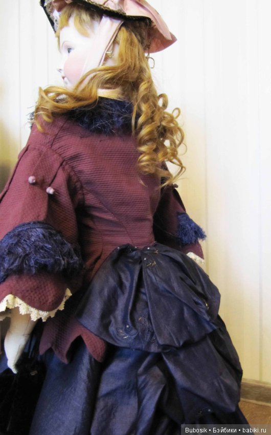 Верочка и ее костюм для прогулок