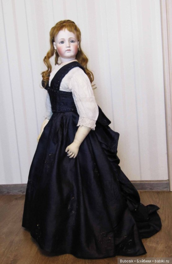 Верочка и ее костюм для прогулок