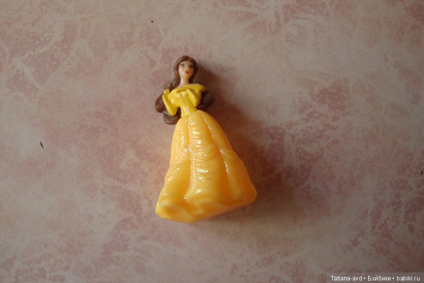 Принцессы Диснея. Сравнение двух серий. Золотая серия Ландрин и Киндер (фото 2)