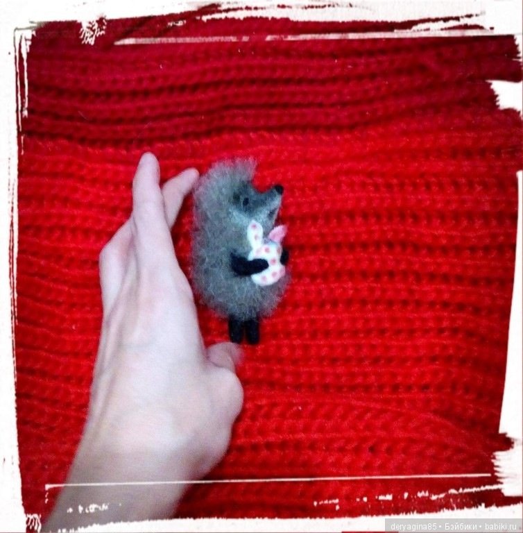 Брошь Ёжик в тумане — Валяные игрушки из шерсти: сухое валяние (фото 9)