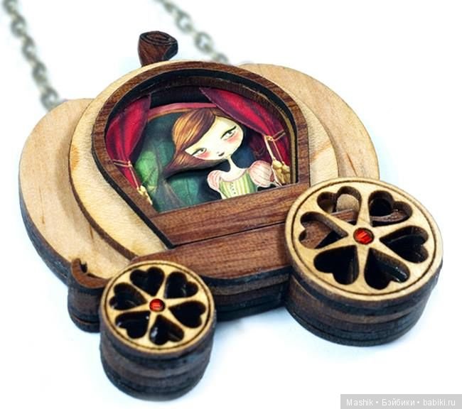 Деревянное украшения от Gemma Arnal Jericó