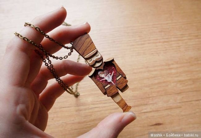 Деревянное украшения от Gemma Arnal Jericó