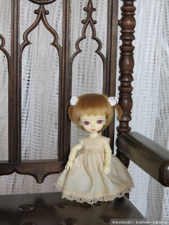 Трон в готическом стиле — Мебель для кукол и домиков: фото