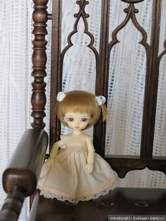 Трон в готическом стиле — Мебель для кукол и домиков: фото