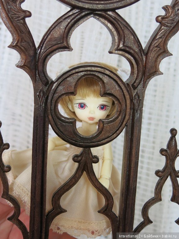 Трон в готическом стиле — Мебель для кукол и домиков: фото