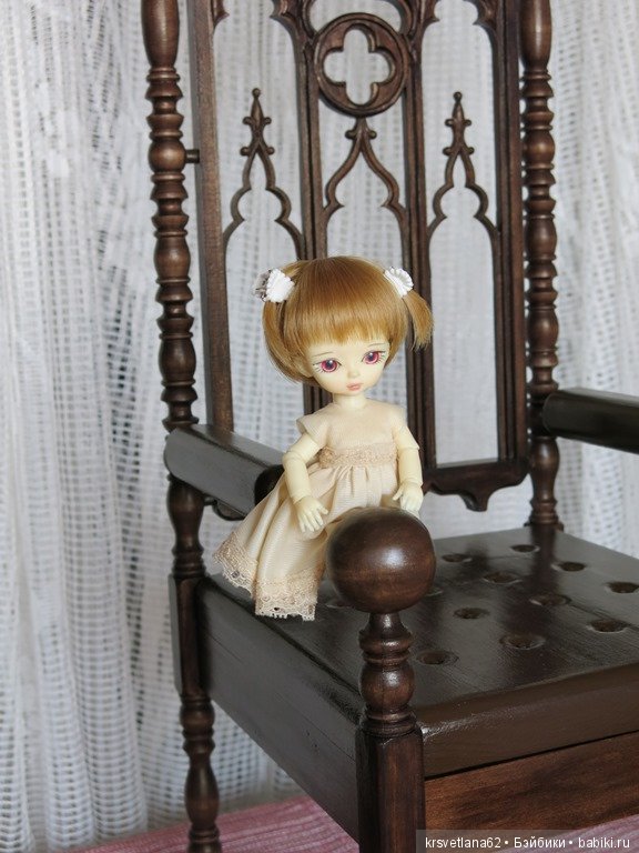 Трон в готическом стиле — Мебель для кукол и домиков: фото