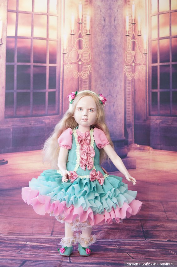 Фарфоровая почти шарнирная кукла