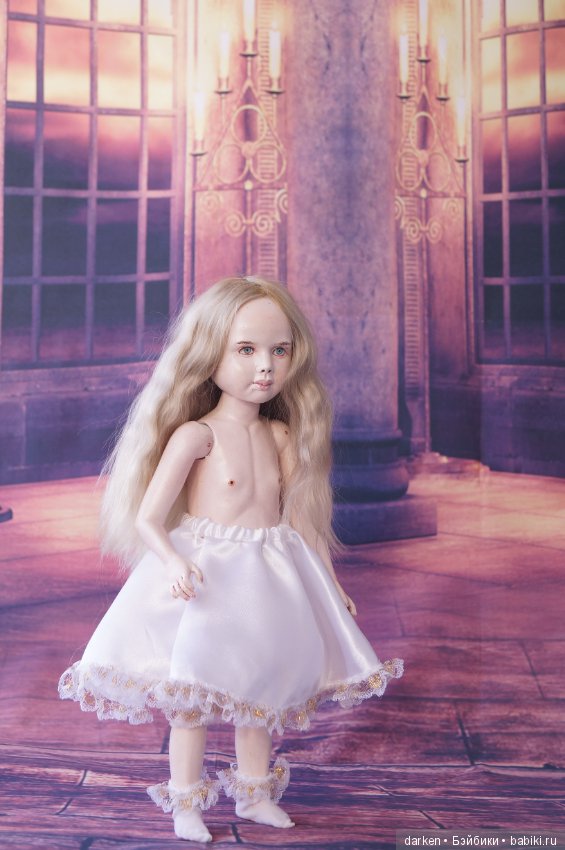 Фарфоровая почти шарнирная кукла (фото 2)