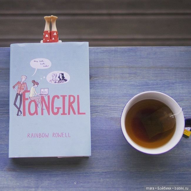 Книжные закладки в виде ног (фото 2)